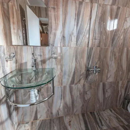 Къща за гости оазис 3*