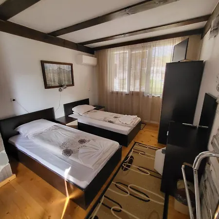 Oasis Guest house 3*